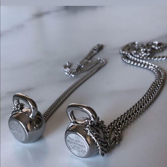 NWT Women’s Christian Kettle Bell Necklace - Picture 7 of 8